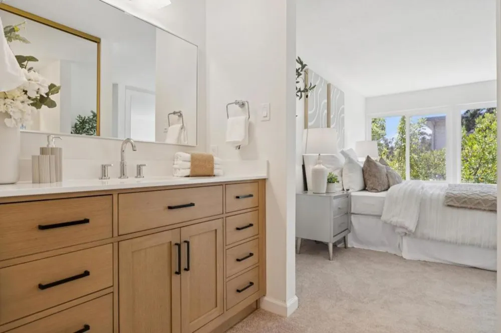 1101 Continentals Way #112 Belmont, CA 94002