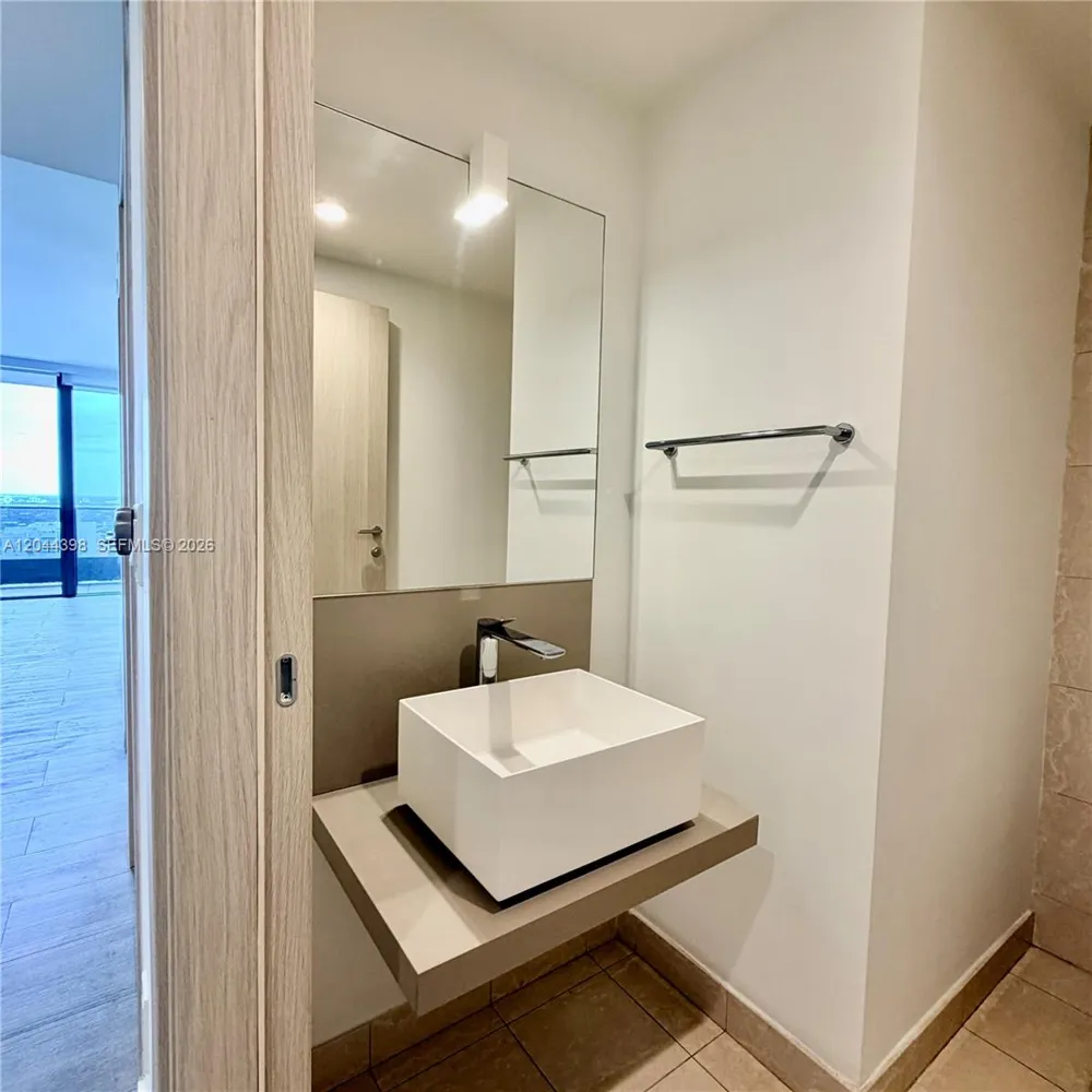 1000 Brickell Plz #3410 Miami, FL 33131