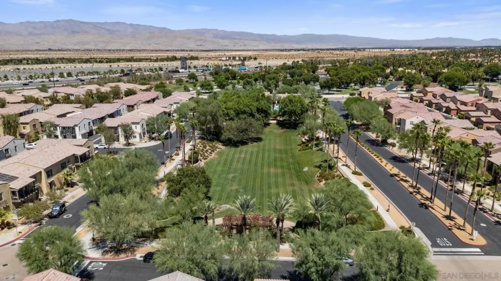 305 Paseo Gusto Palm Desert, CA 92211