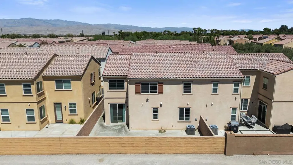 305 Paseo Gusto Palm Desert, CA 92211