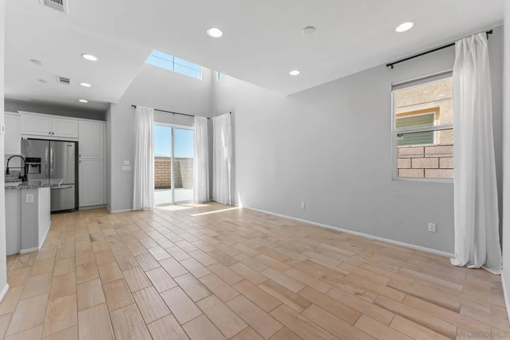 305 Paseo Gusto Palm Desert, CA 92211