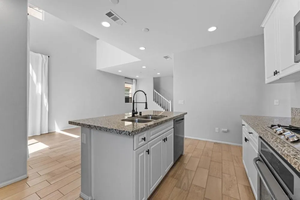 305 Paseo Gusto Palm Desert, CA 92211