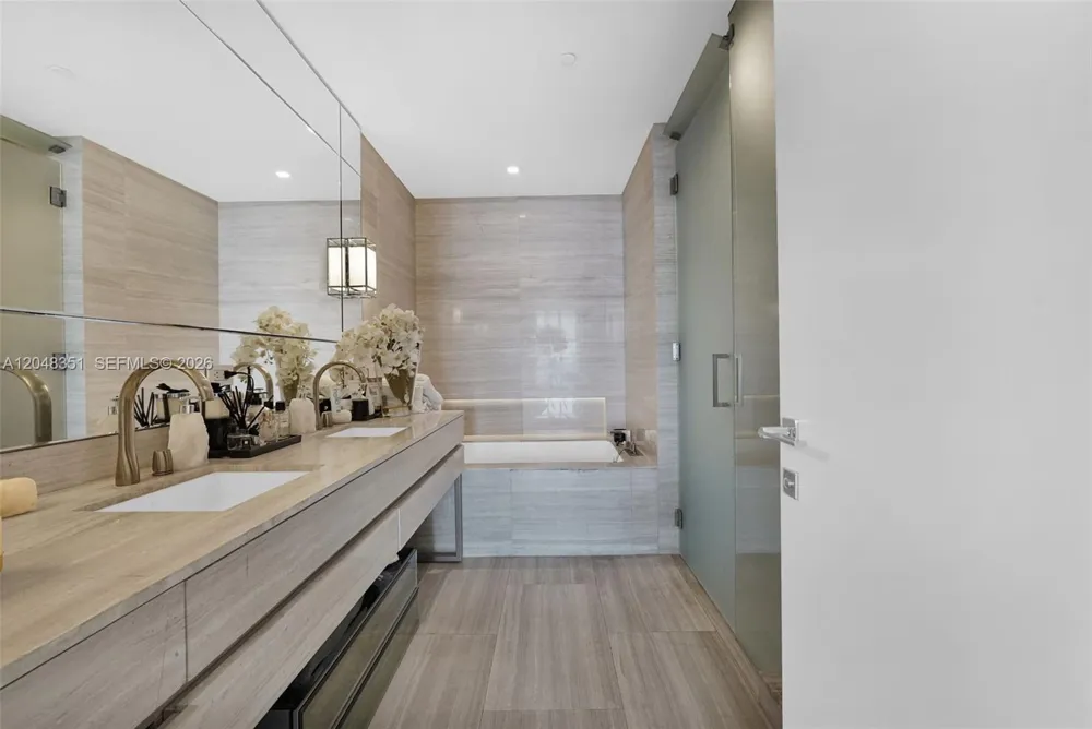 18975 Collins Ave #2901 Sunny Isles Beach, FL 33160