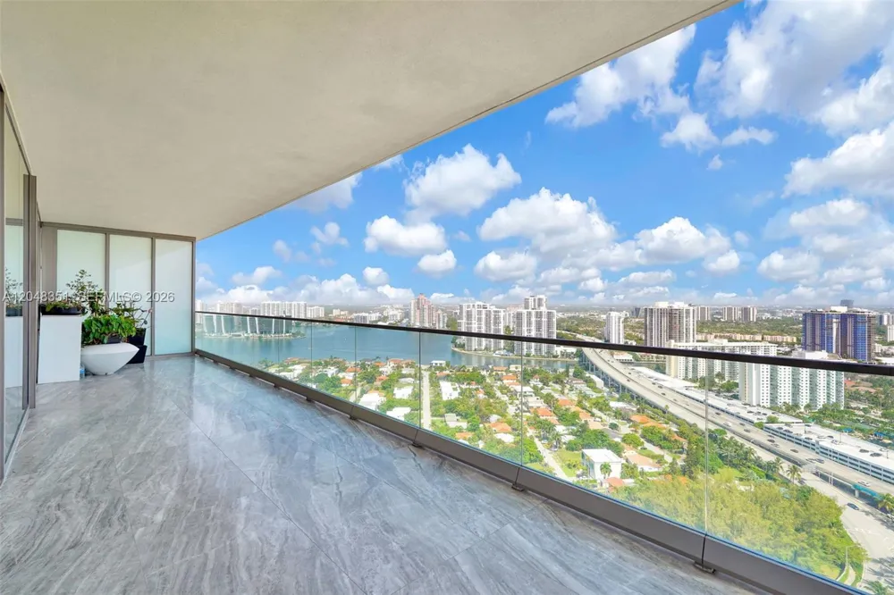 18975 Collins Ave #2901 Sunny Isles Beach, FL 33160