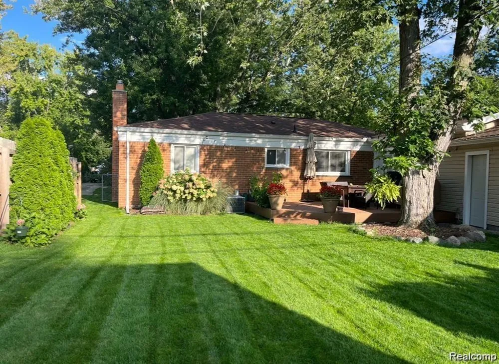 1341 CATALPA DRIVE Rochester City, MI 48307
