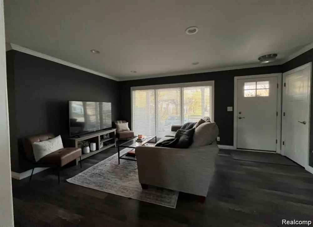 1341 CATALPA DRIVE Rochester City, MI 48307
