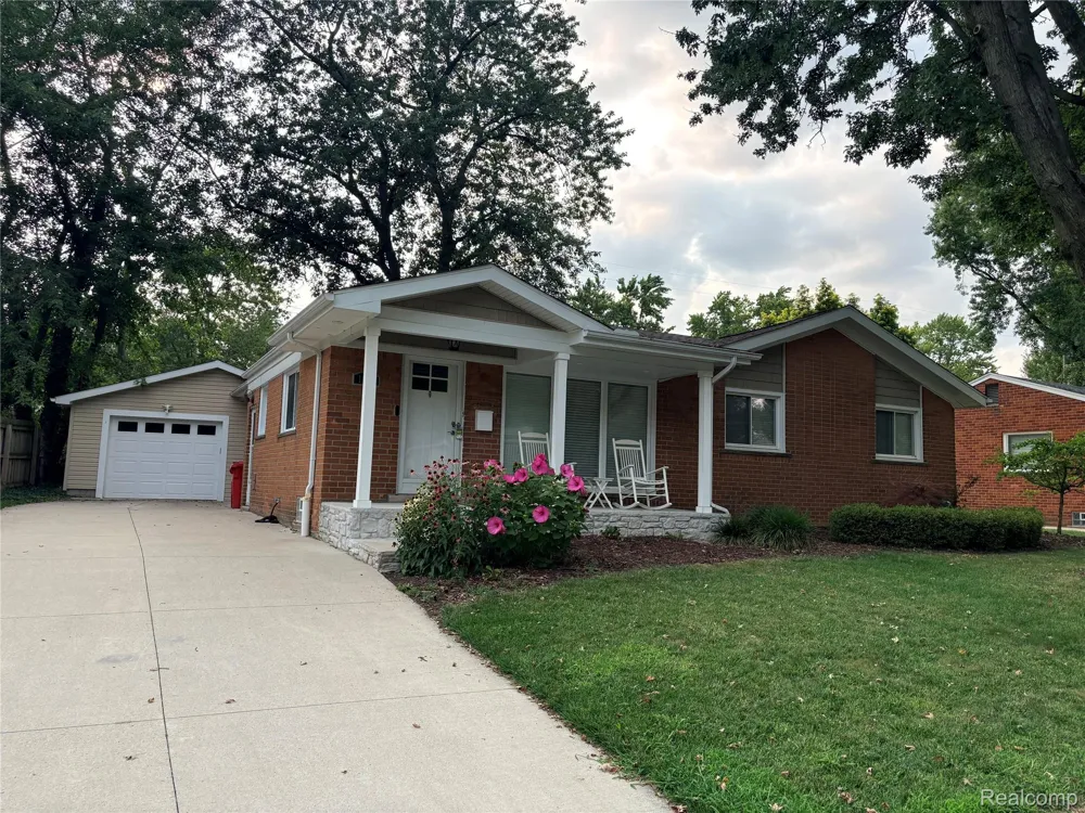 1341 CATALPA DRIVE Rochester City, MI 48307