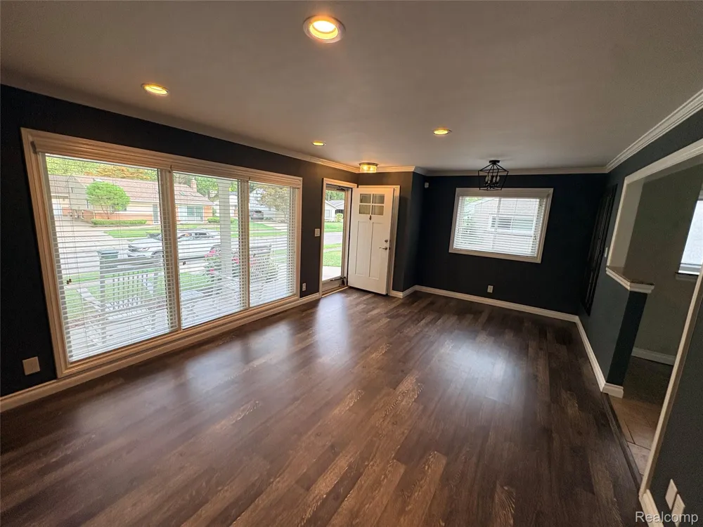 1341 CATALPA DRIVE Rochester City, MI 48307