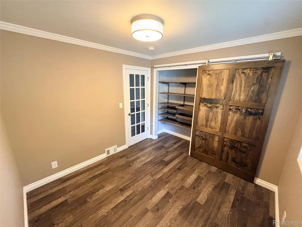 1341 CATALPA DRIVE Rochester City, MI 48307