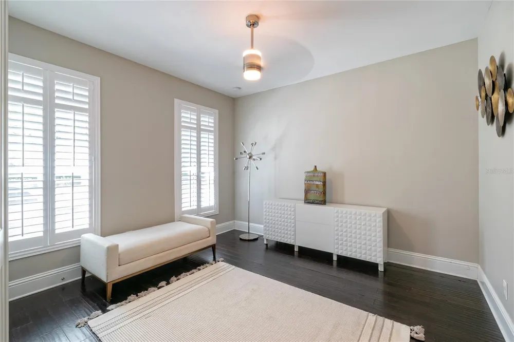 653 E JACKSON STREET Orlando, FL 32801