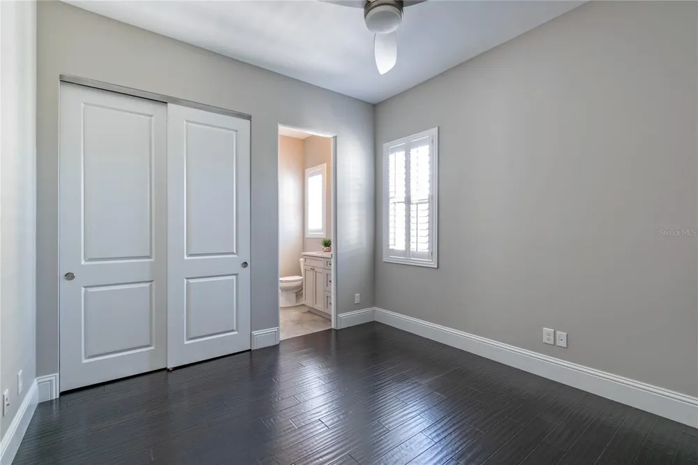 653 E JACKSON STREET Orlando, FL 32801