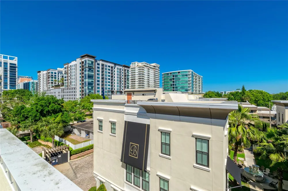 653 E JACKSON STREET Orlando, FL 32801