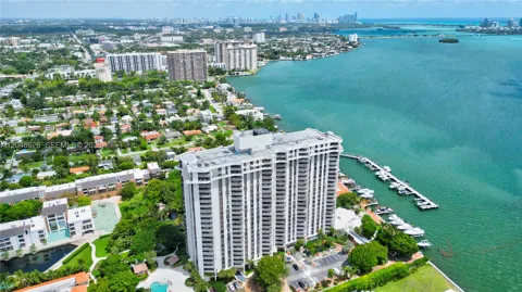 4000 Towerside Ter #908