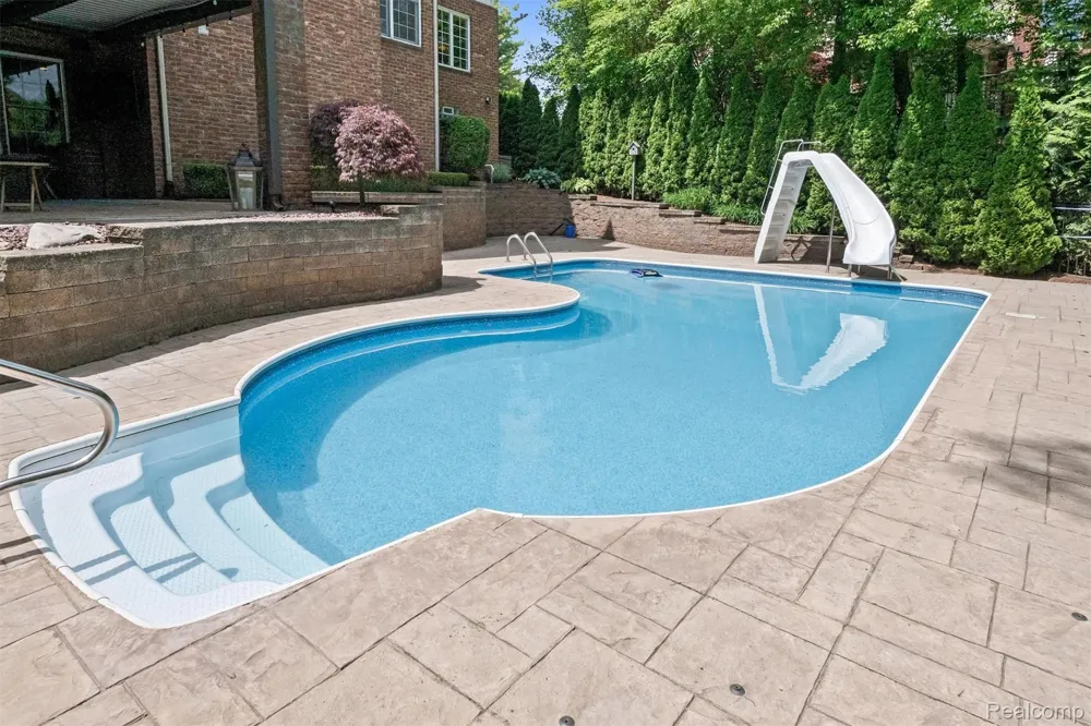 61496 Beacon Hill Drive Washington Township, MI 48094
