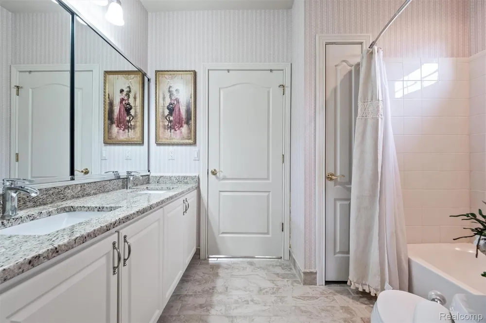 61496 Beacon Hill Drive Washington Township, MI 48094