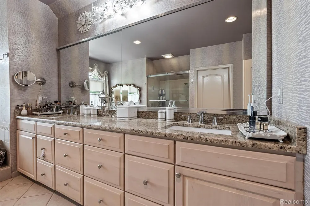 61496 Beacon Hill Drive Washington Township, MI 48094