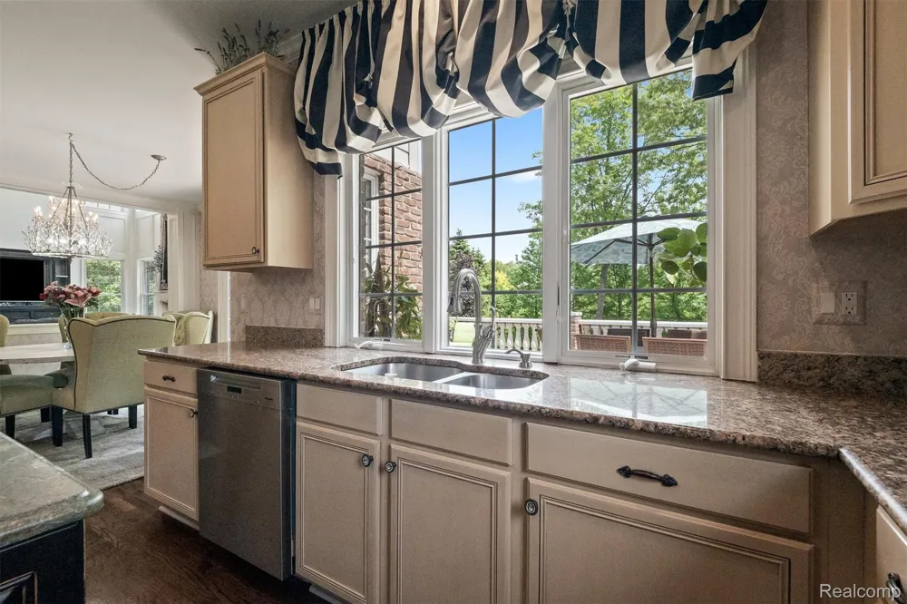 61496 Beacon Hill Drive Washington Township, MI 48094