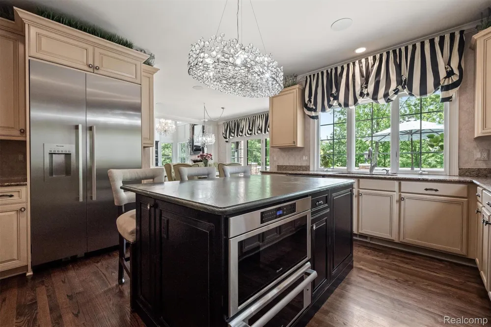 61496 Beacon Hill Drive Washington Township, MI 48094