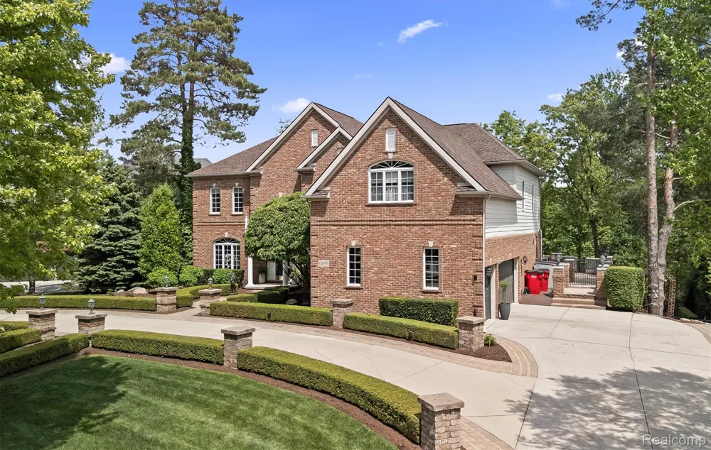 61496 Beacon Hill Drive Washington Township, MI 48094