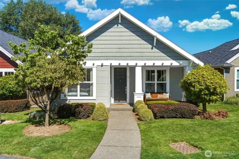 875 SE Creekside Drive