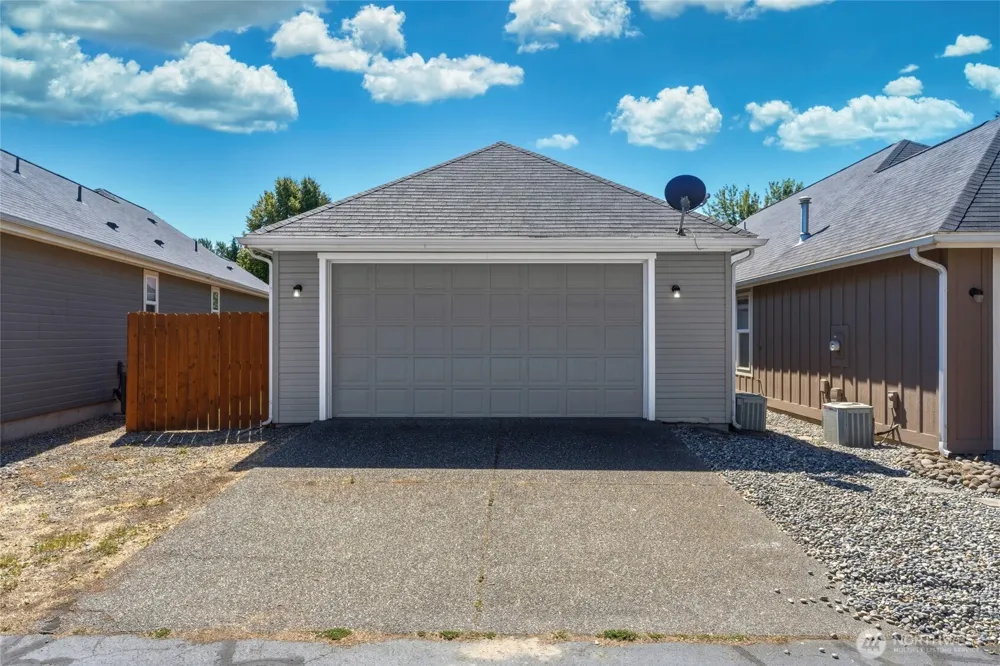 875 SE Creekside Drive College Place, WA 99324