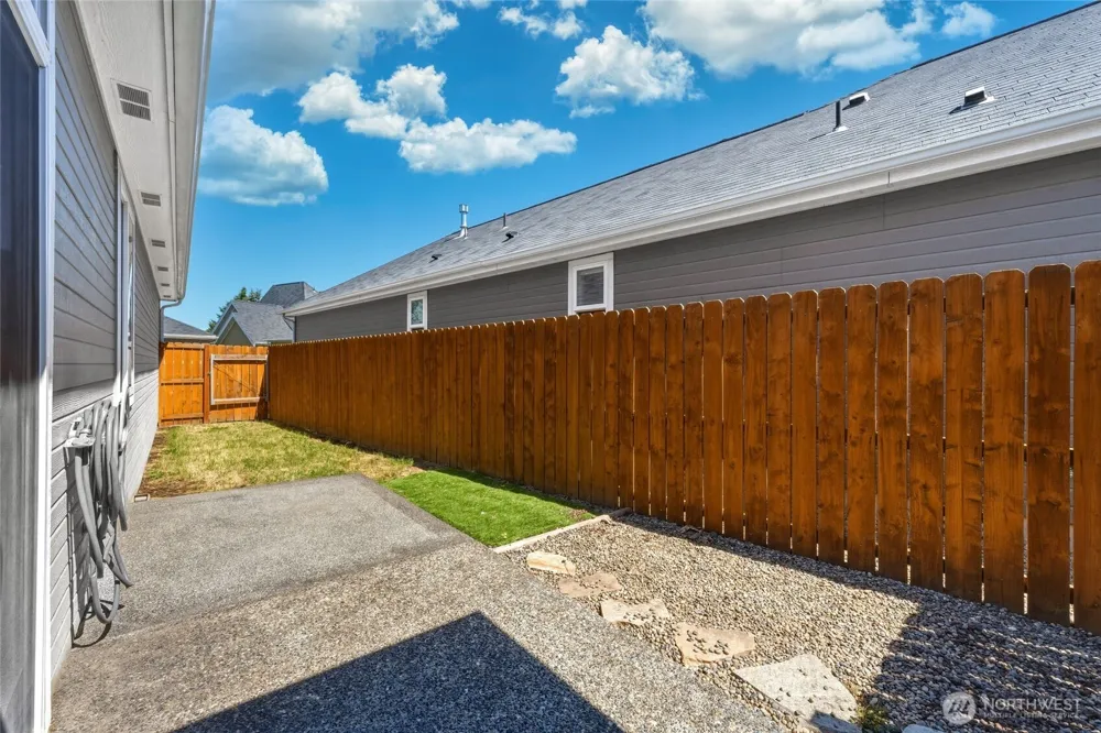 875 SE Creekside Drive College Place, WA 99324