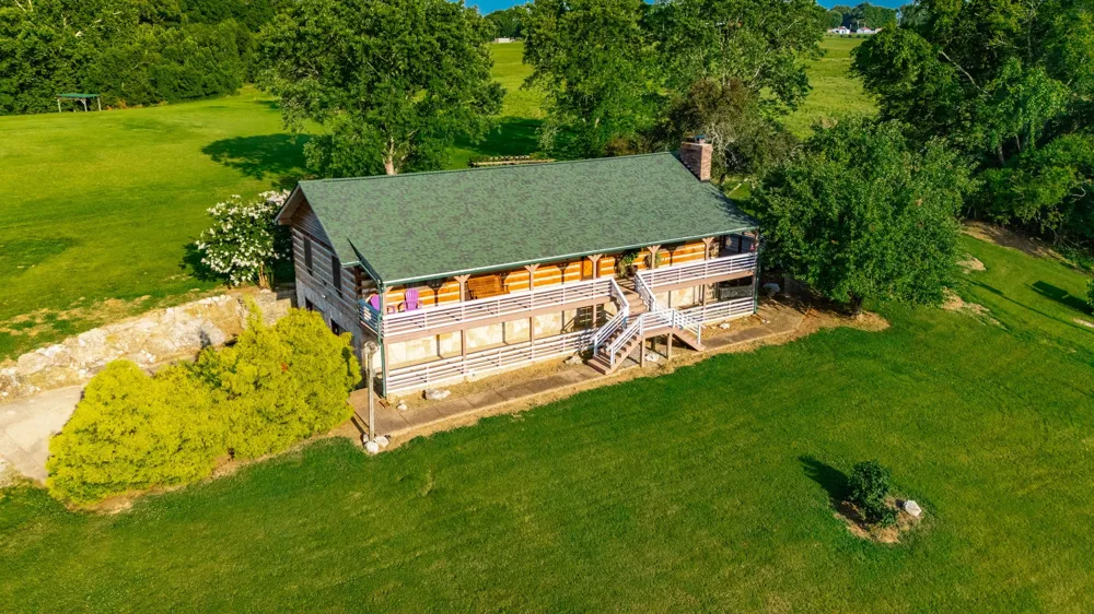 825 Harsh Ln Castalian Springs, TN 37031