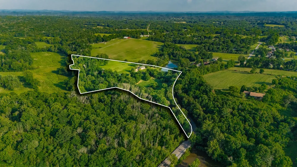 825 Harsh Ln Castalian Springs, TN 37031