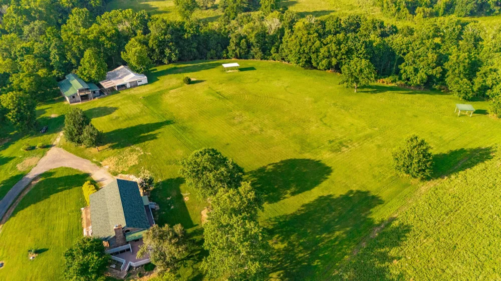 825 Harsh Ln Castalian Springs, TN 37031