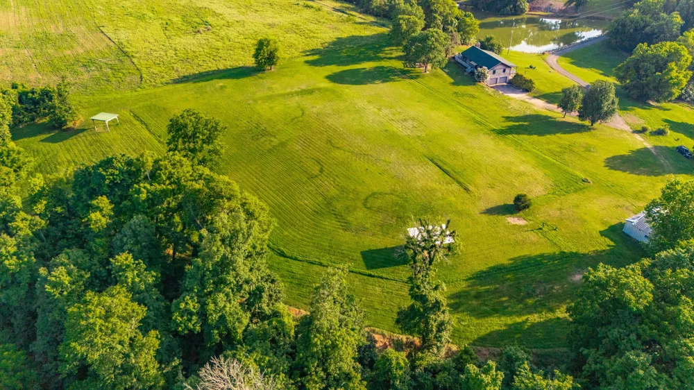 825 Harsh Ln Castalian Springs, TN 37031