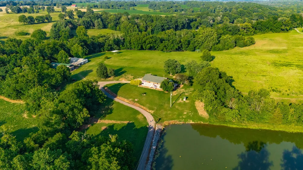 825 Harsh Ln Castalian Springs, TN 37031