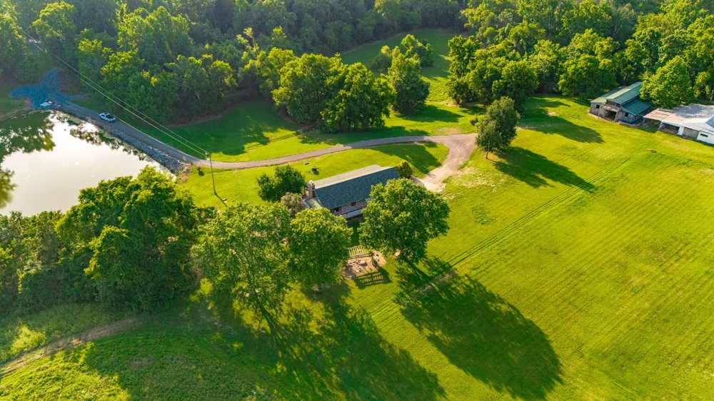 825 Harsh Ln Castalian Springs, TN 37031