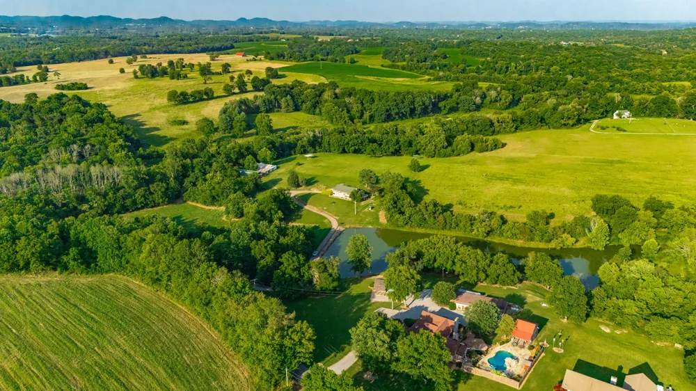 825 Harsh Ln Castalian Springs, TN 37031
