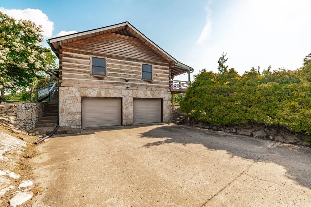 825 Harsh Ln Castalian Springs, TN 37031