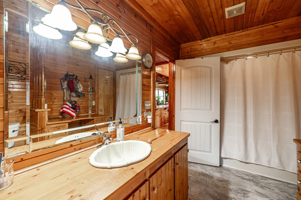 825 Harsh Ln Castalian Springs, TN 37031