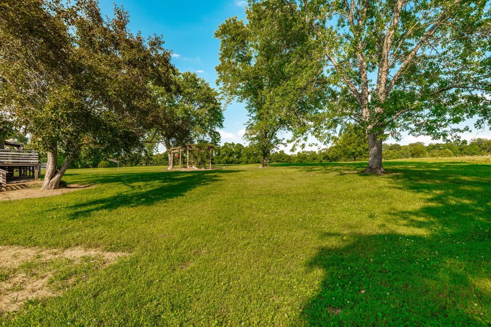 825 Harsh Ln Castalian Springs, TN 37031