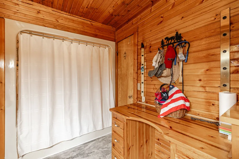 825 Harsh Ln Castalian Springs, TN 37031