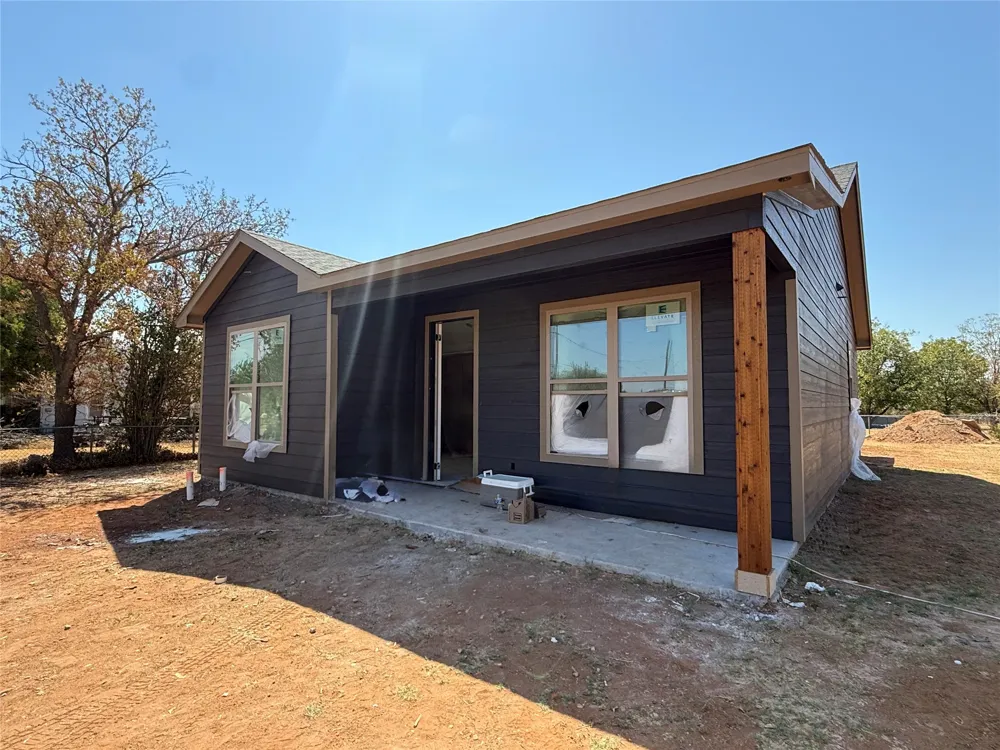 414 E Belknap Street Jacksboro, TX 76458