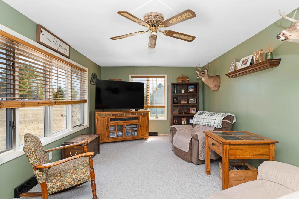 6740 S Eberhart Avenue Clare, MI 48617