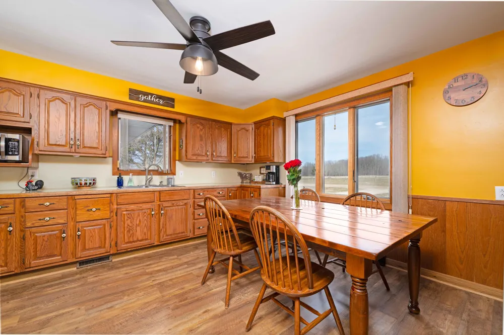 6740 S Eberhart Avenue Clare, MI 48617