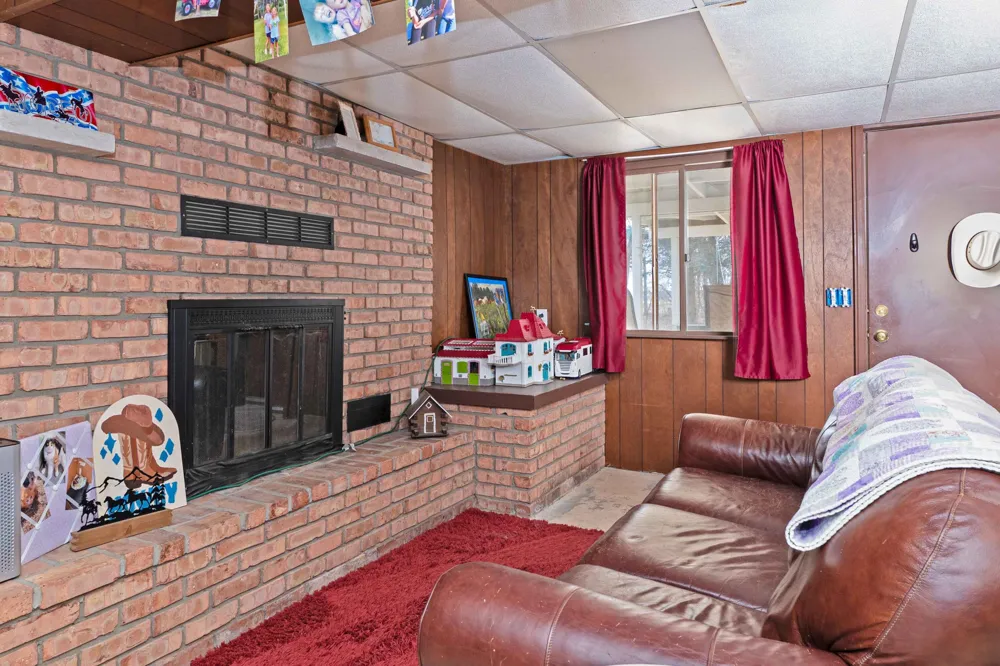 6740 S Eberhart Avenue Clare, MI 48617