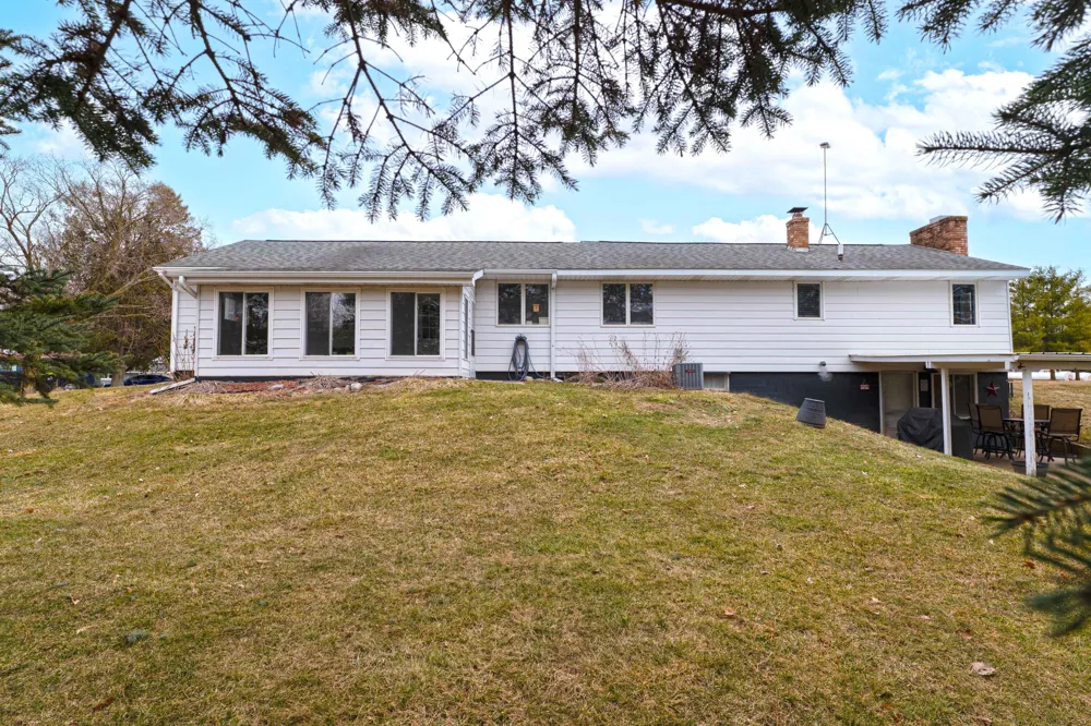6740 S Eberhart Avenue Clare, MI 48617