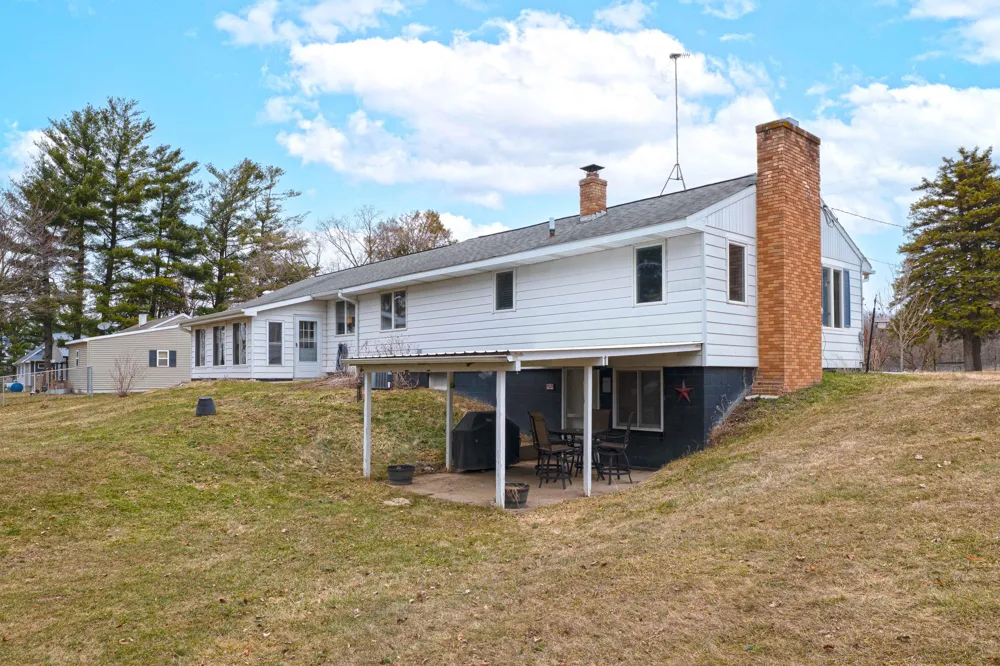 6740 S Eberhart Avenue Clare, MI 48617