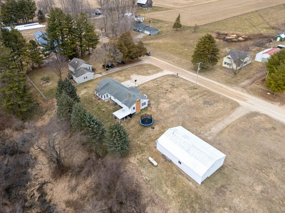 6740 S Eberhart Avenue Clare, MI 48617