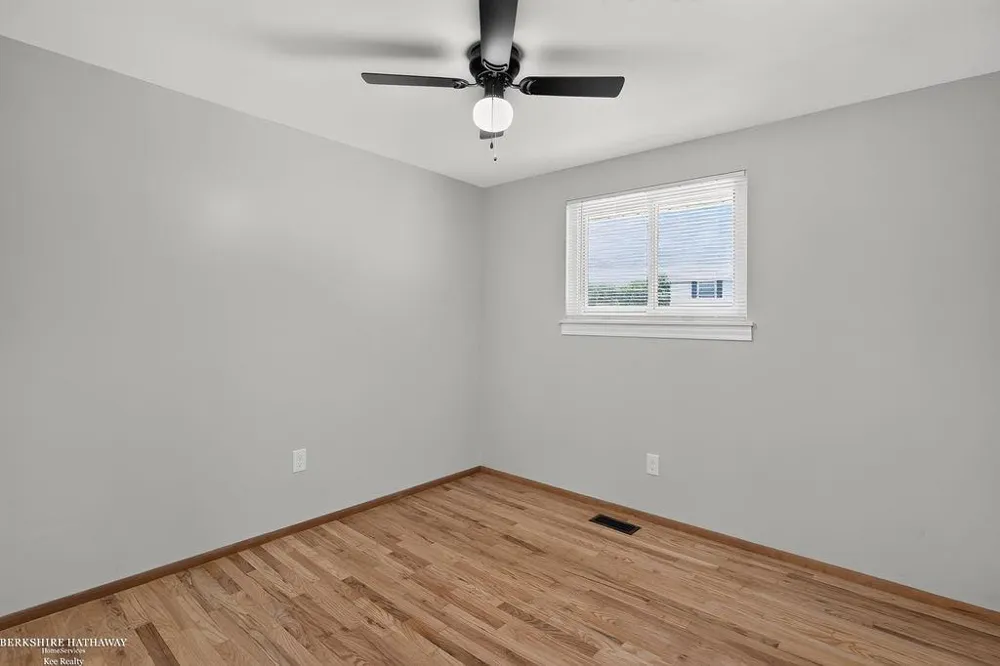 511 Kinross Avenue Clawson City, MI 48017