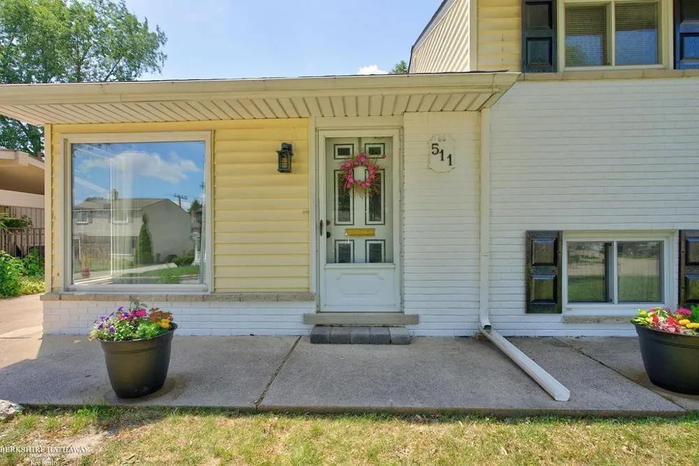 511 Kinross Avenue Clawson City, MI 48017