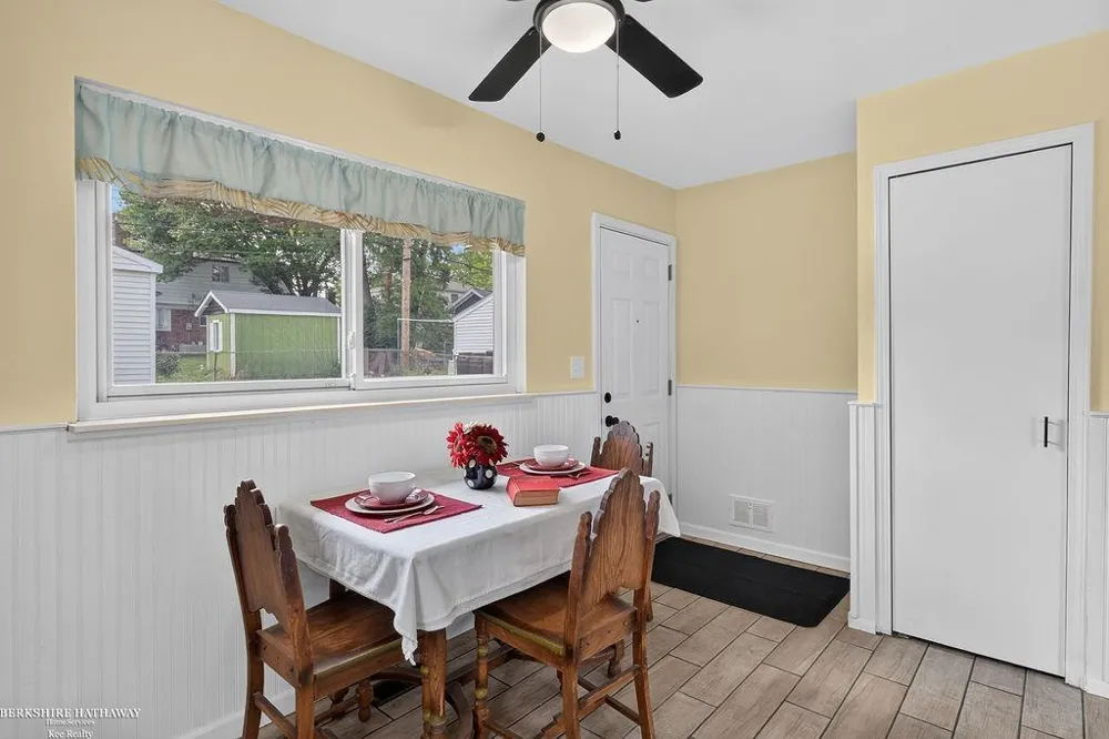 511 Kinross Avenue Clawson City, MI 48017