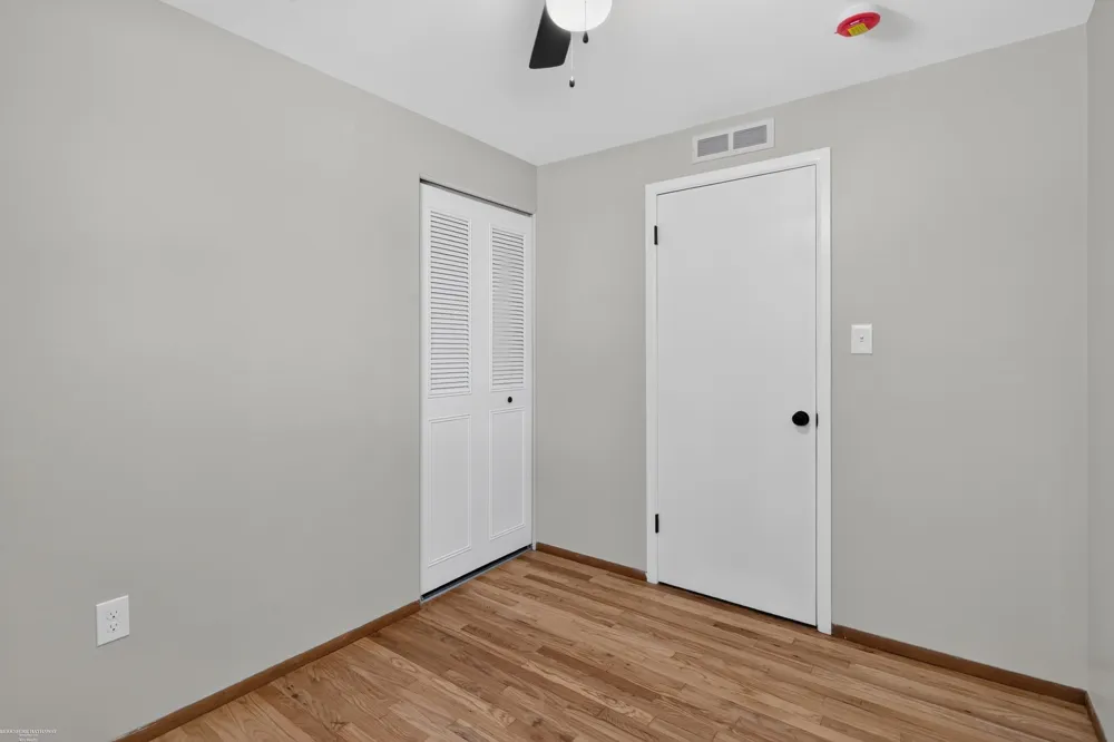 511 Kinross Avenue Clawson City, MI 48017