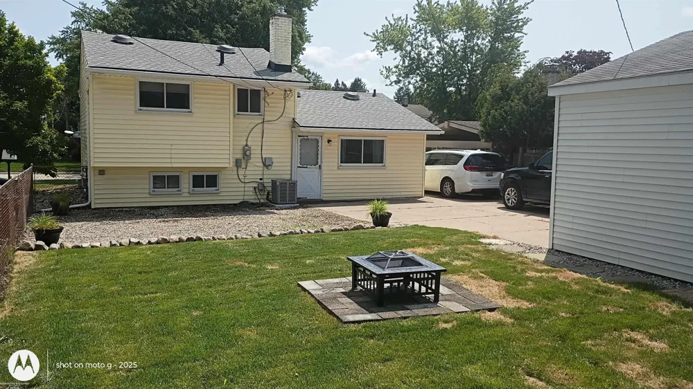 511 Kinross Avenue Clawson City, MI 48017