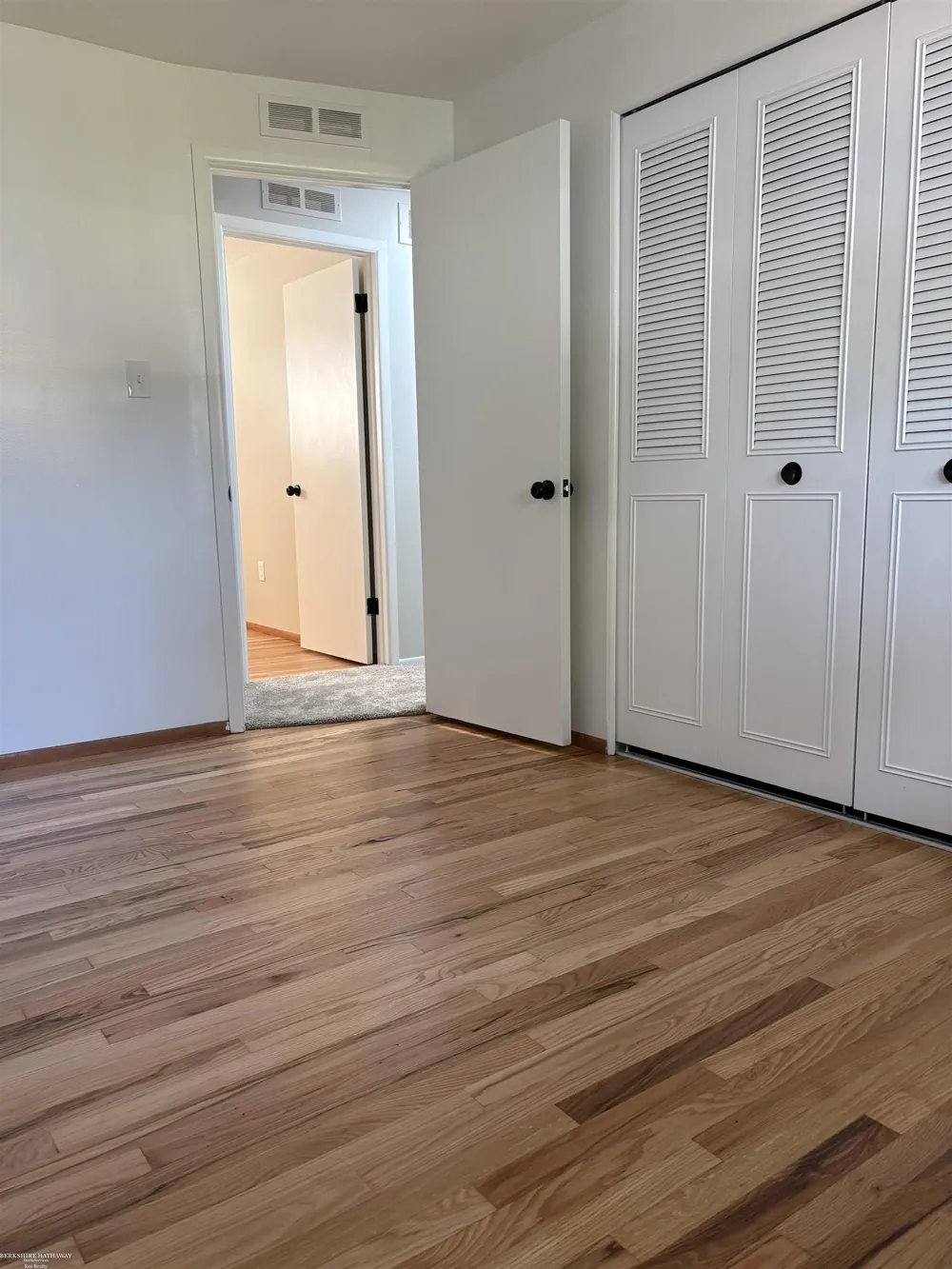 511 Kinross Avenue Clawson City, MI 48017